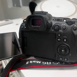 Photo of Like New Canon EOS R6 Mark II (r6m2) with RF24-105mm F4-7.1 is STM Lens Kit  + 256GB SD card