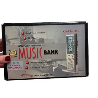 Photo of Diasonic DDR-3000 Digital Voice Recorder and MP3 Player 128MB