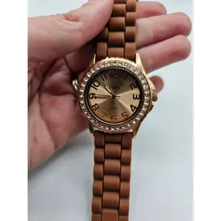 Photo of Vintage Y2K Vivani Womens Dark Gold Tone Watch Wristwatch Rubber Band Rhinestone