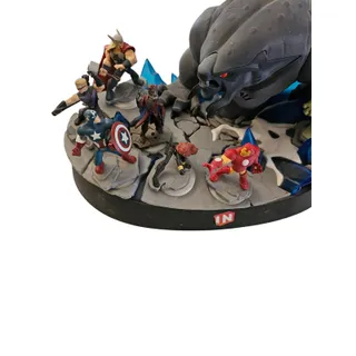 Photo of Disney's Infinity 2.0 Collectors Edition Frost Giant with 7 Avengers