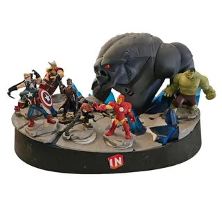 Photo of Disney's Infinity 2.0 Collectors Edition Frost Giant with 7 Avengers