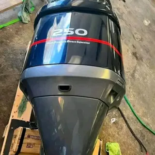Photo of 250hp VMAX yahama NPDI outboard engine 4stroke 30inch shaft engine